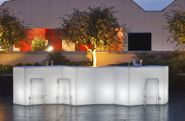 Iceberg PEDRALI - mobile, leuchtende LED Bar / Theke mieten