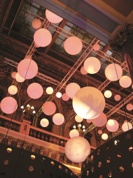 GLOBO - Leuchtobjekt