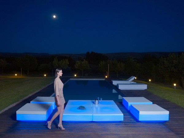 VELA CHILL - Kaffee Lounge Tisch