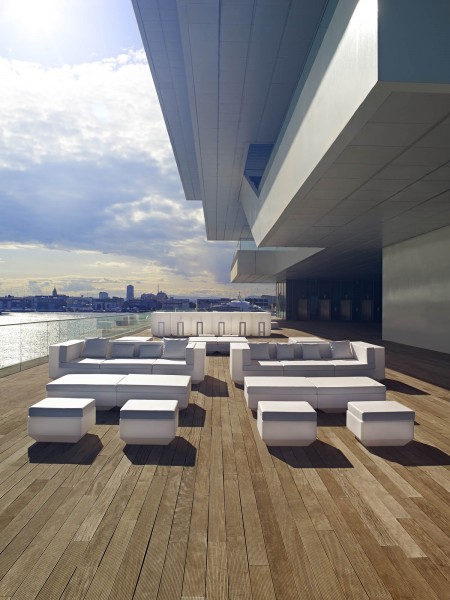 VELA CHILL - Sonnenliege Tisch