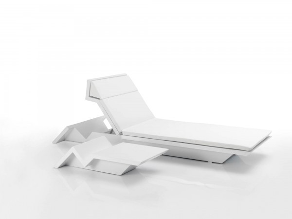 REST - Sonnenliege Tisch