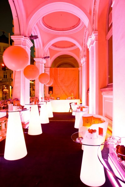 PEAK - runder Stehtisch