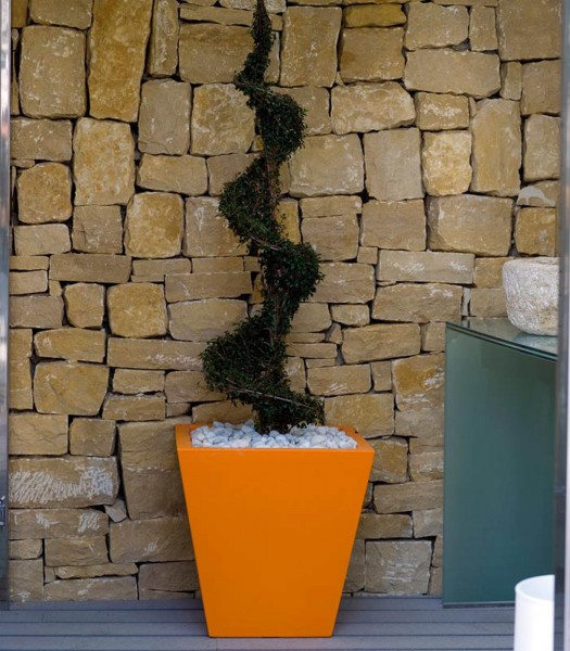 CONE - eckiges Pflanzgefäß