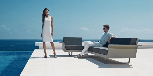 FLAT - Eck Sofa 5 Sitzer + Tisch