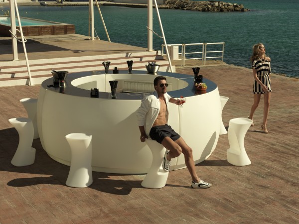 FIESTA rund VONDOM - mobile, leuchtende LED Bar / Theke mieten