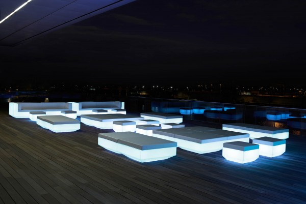 VELA CHILL - Kaffee Lounge Tisch